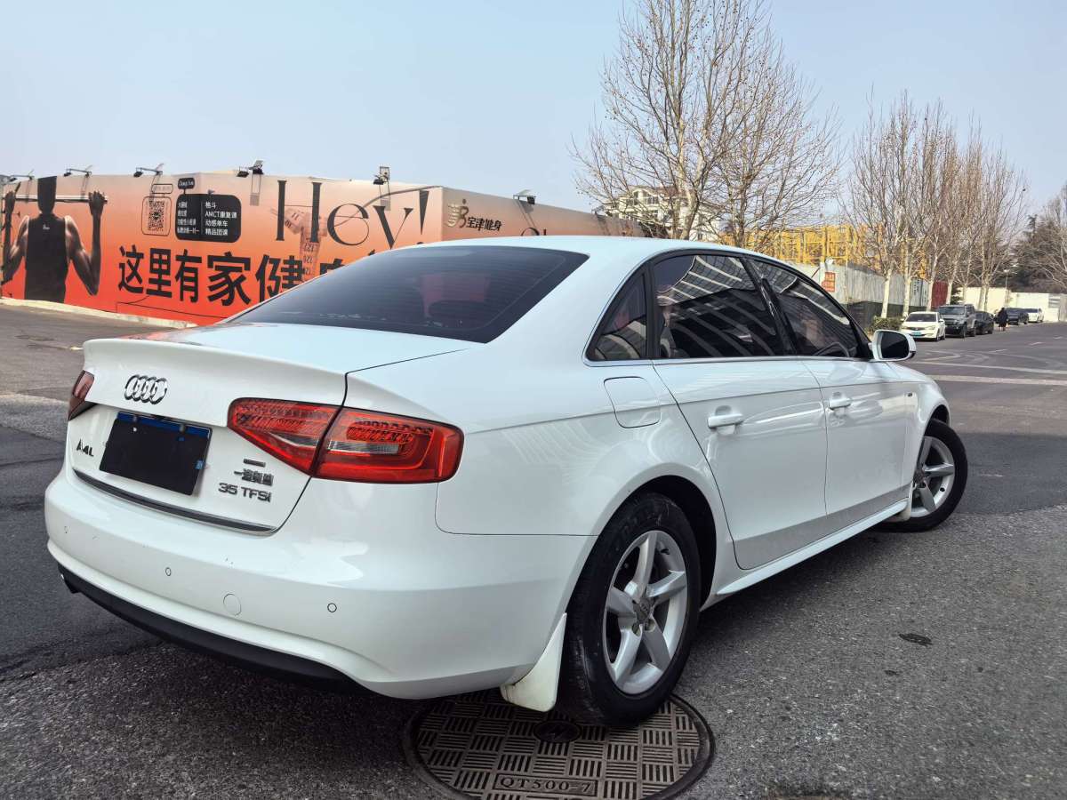 奧迪 奧迪A4L  2015款 35 TFSI 自動(dòng)標(biāo)準(zhǔn)型圖片