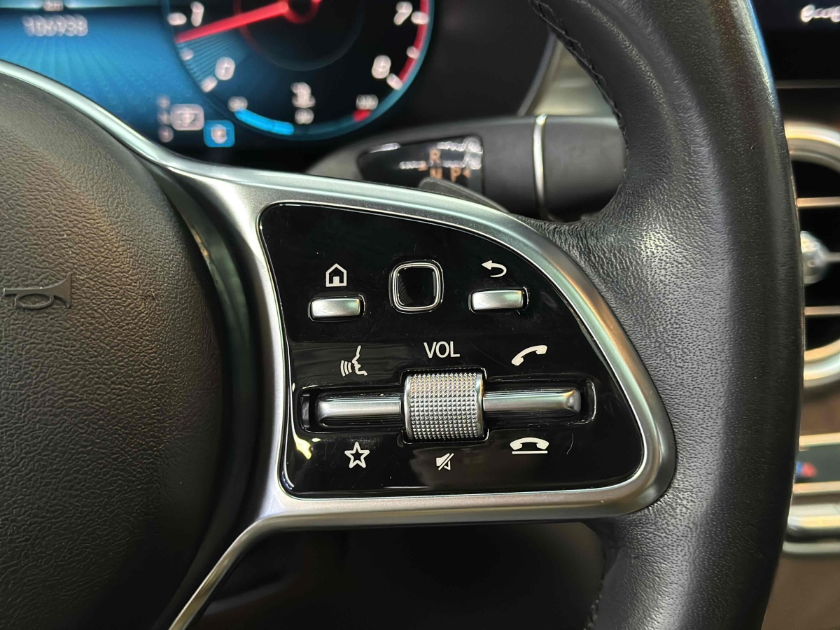 2019年8月奔驰 奔驰GLC  2020款 GLC 300 L 4MATIC 动感型