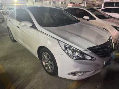 2013年3月 現(xiàn)代 索納塔 2.0L 自動領(lǐng)先版圖片