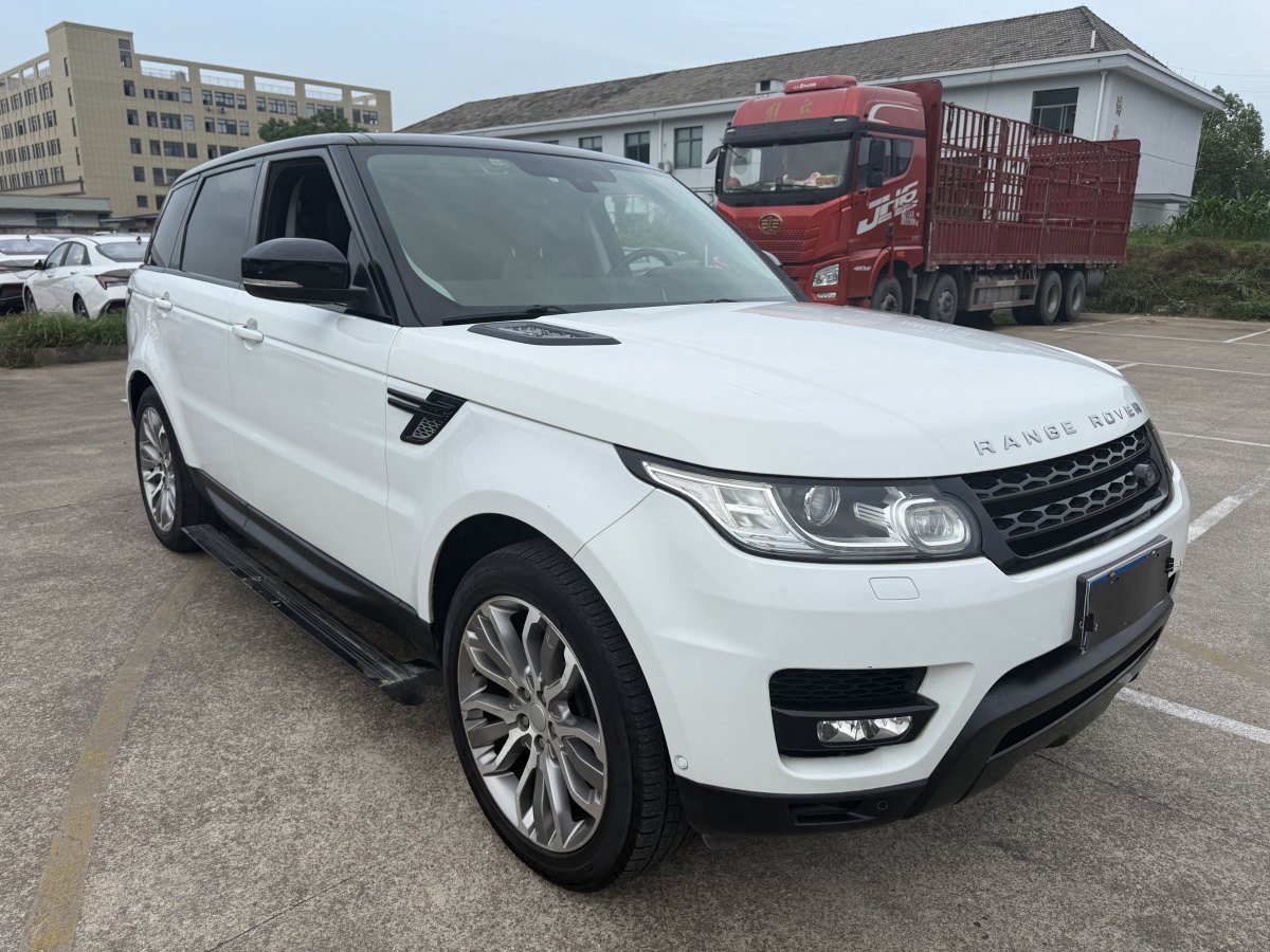 路虎 攬勝運(yùn)動版  2015款 3.0 V6 SC HSE DYNAMIC圖片