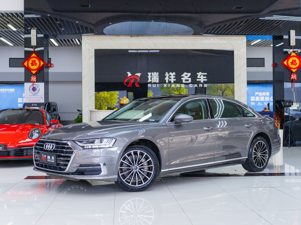 奥迪 奥迪A8  2018款 A8L 55 TFSI quattro投放版精英型