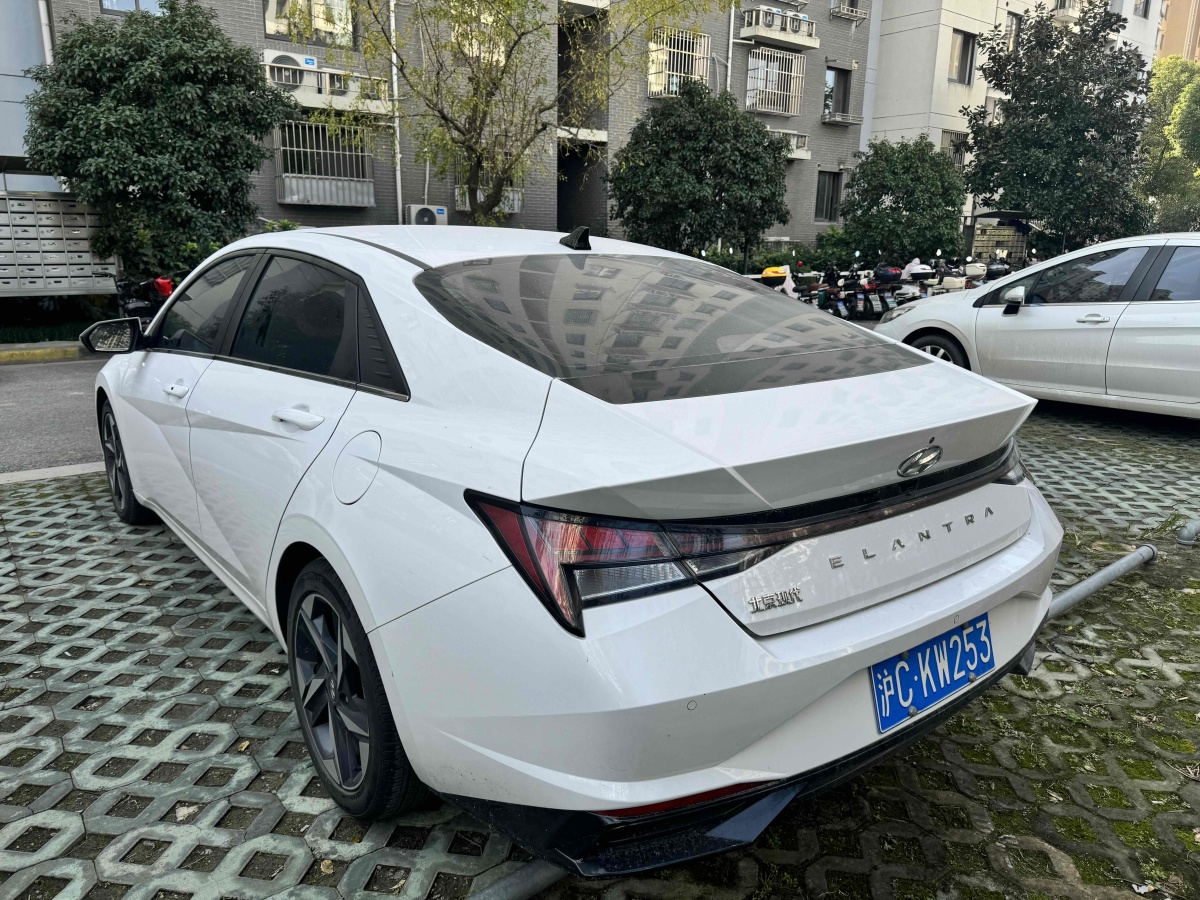 現(xiàn)代 伊蘭特  2022款 1.5L CVT LUX尊貴版圖片