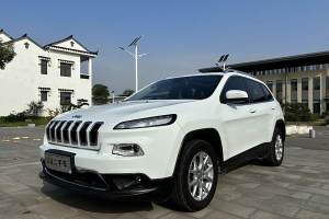 自由光 Jeep 2.0L 优越版