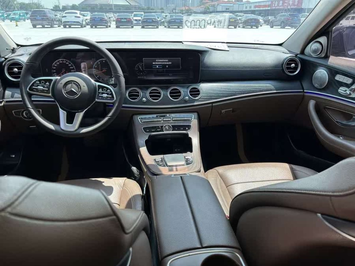 奔馳 奔馳E級(jí)  2019款 改款 E 300 L 豪華型圖片
