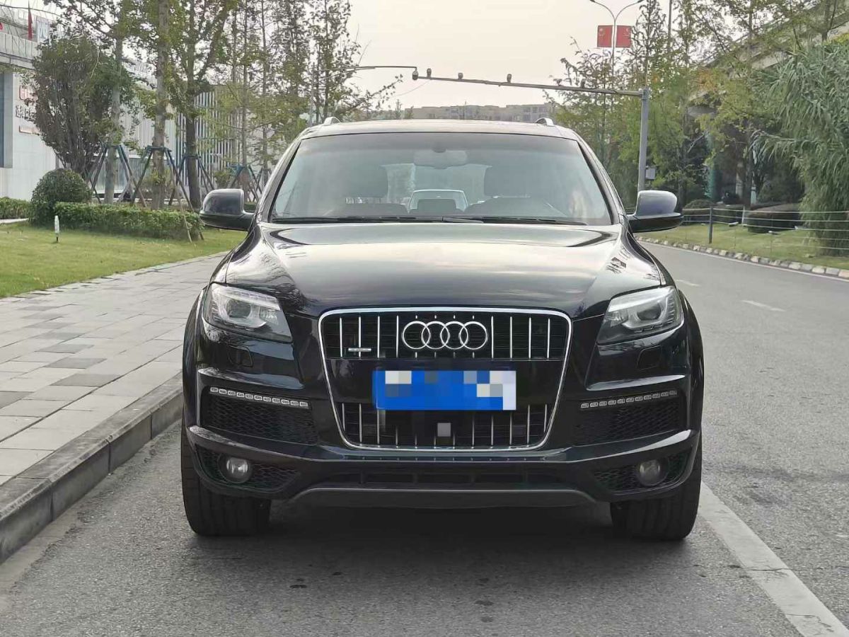 2015年1月奧迪 奧迪Q7  2015款 Q7 40TFSI quattro 典藏型