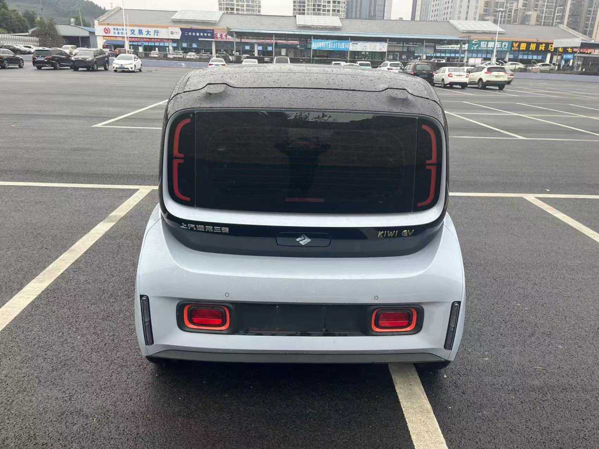 2022年10月寶駿 寶駿KiWi EV  2022款 藝術(shù)家輕享版 三元鋰