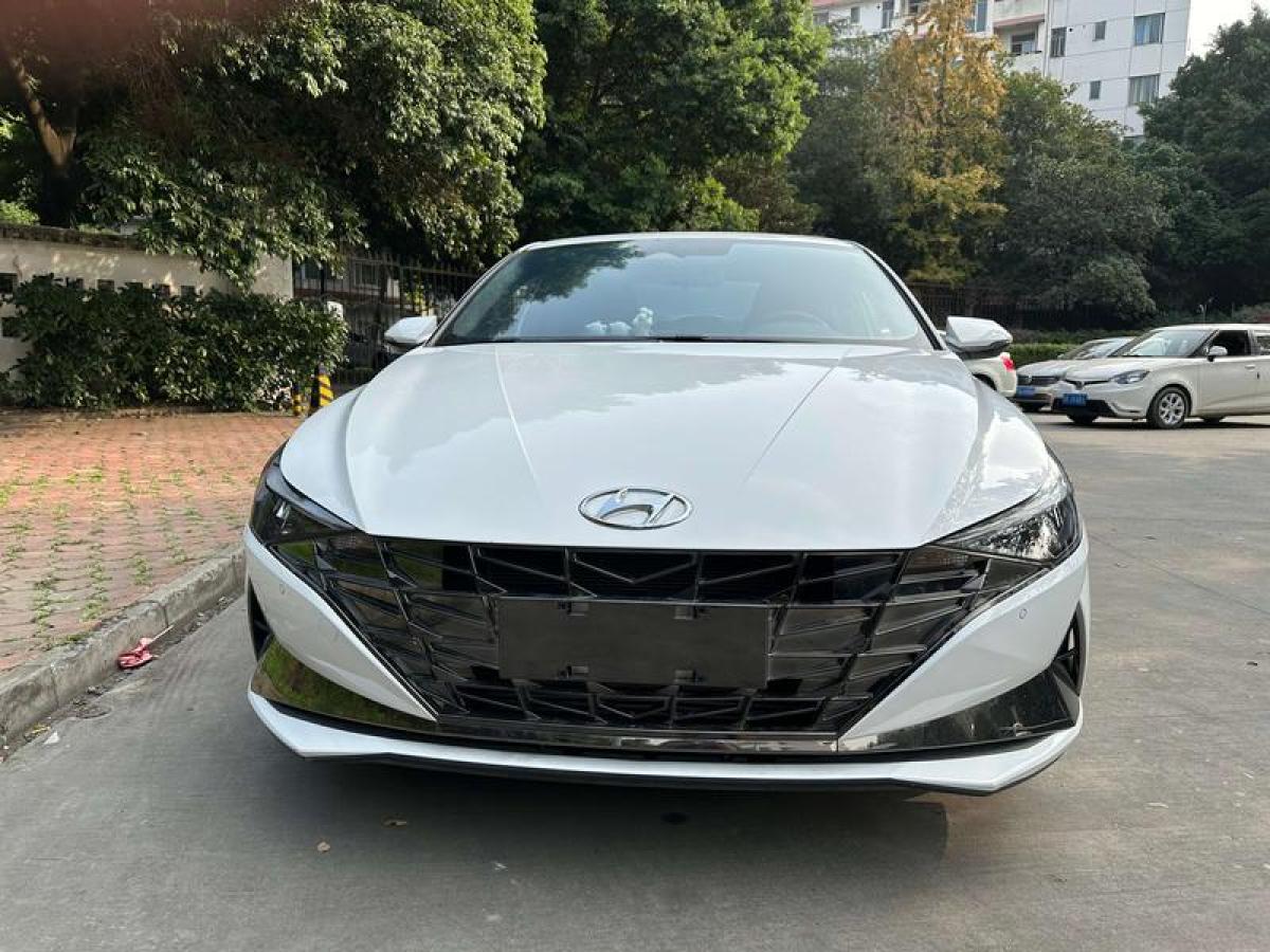 现代 伊兰特  2021款 240tgdi lux尊贵版图片