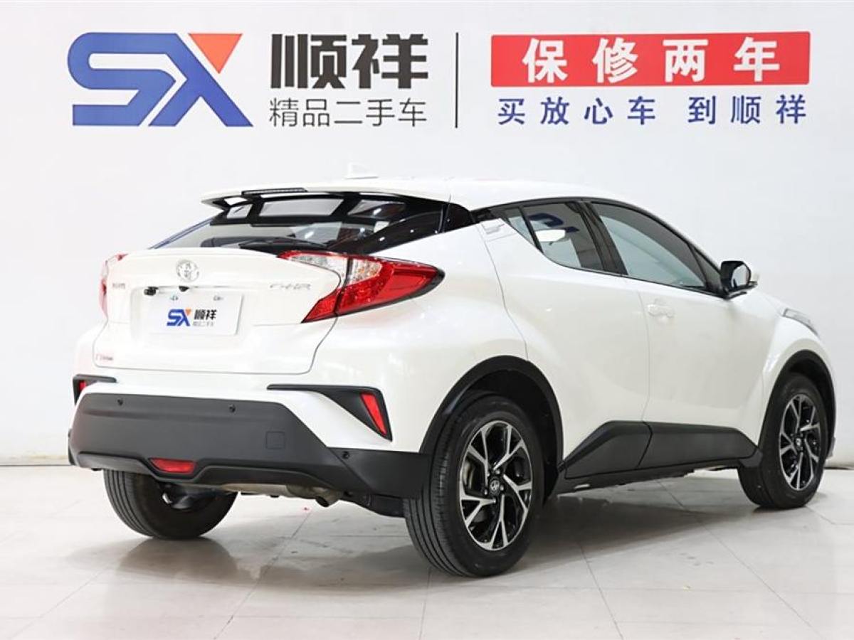 豐田 C-HR  2020款 2.0L 領(lǐng)先版圖片