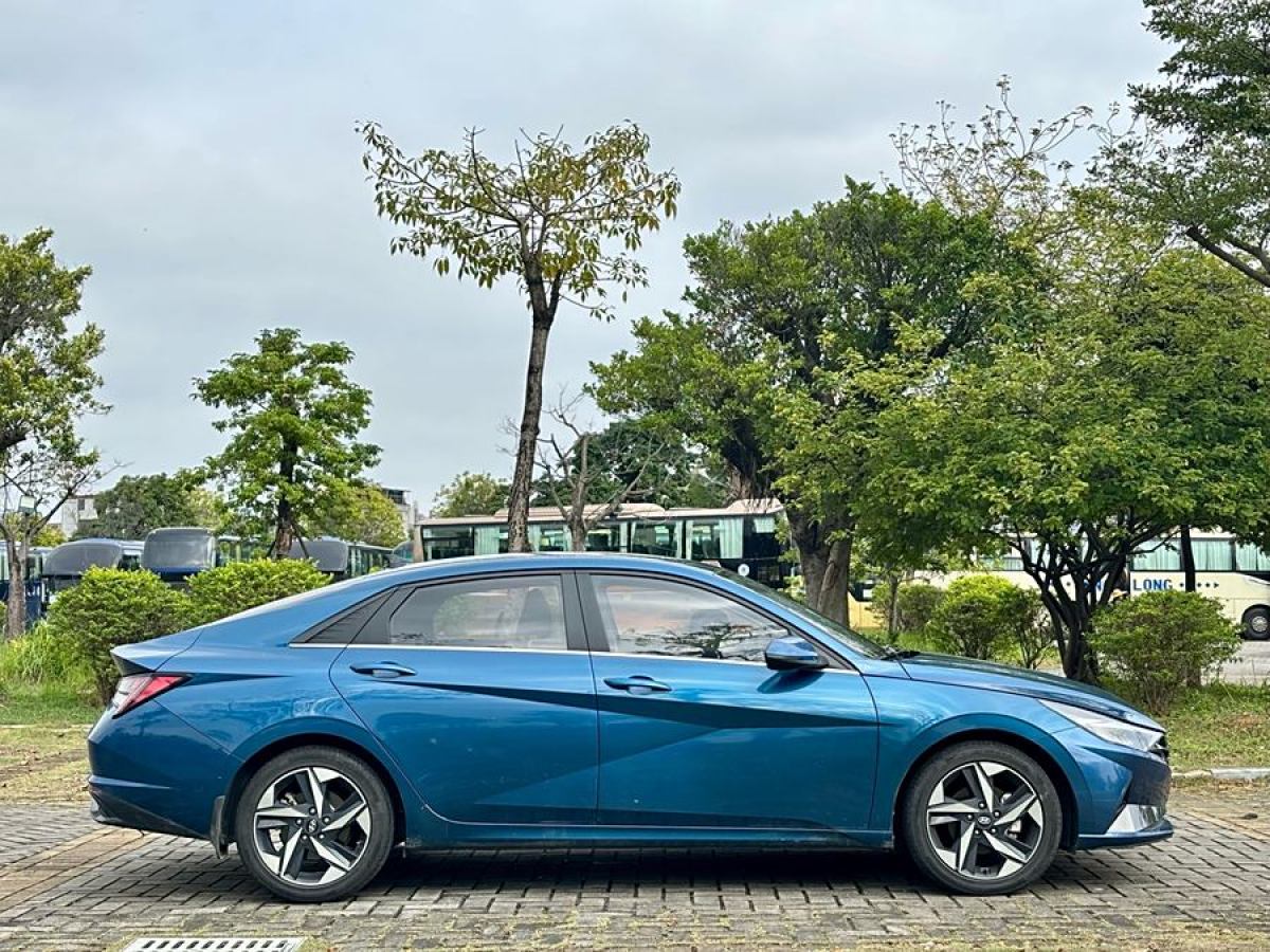 現(xiàn)代 伊蘭特  2022款 1.5L CVT LUX尊貴版圖片