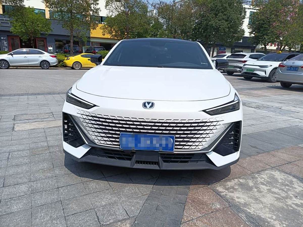 長安 長安UNI-V  2022款 1.5T 智慧領(lǐng)航型圖片