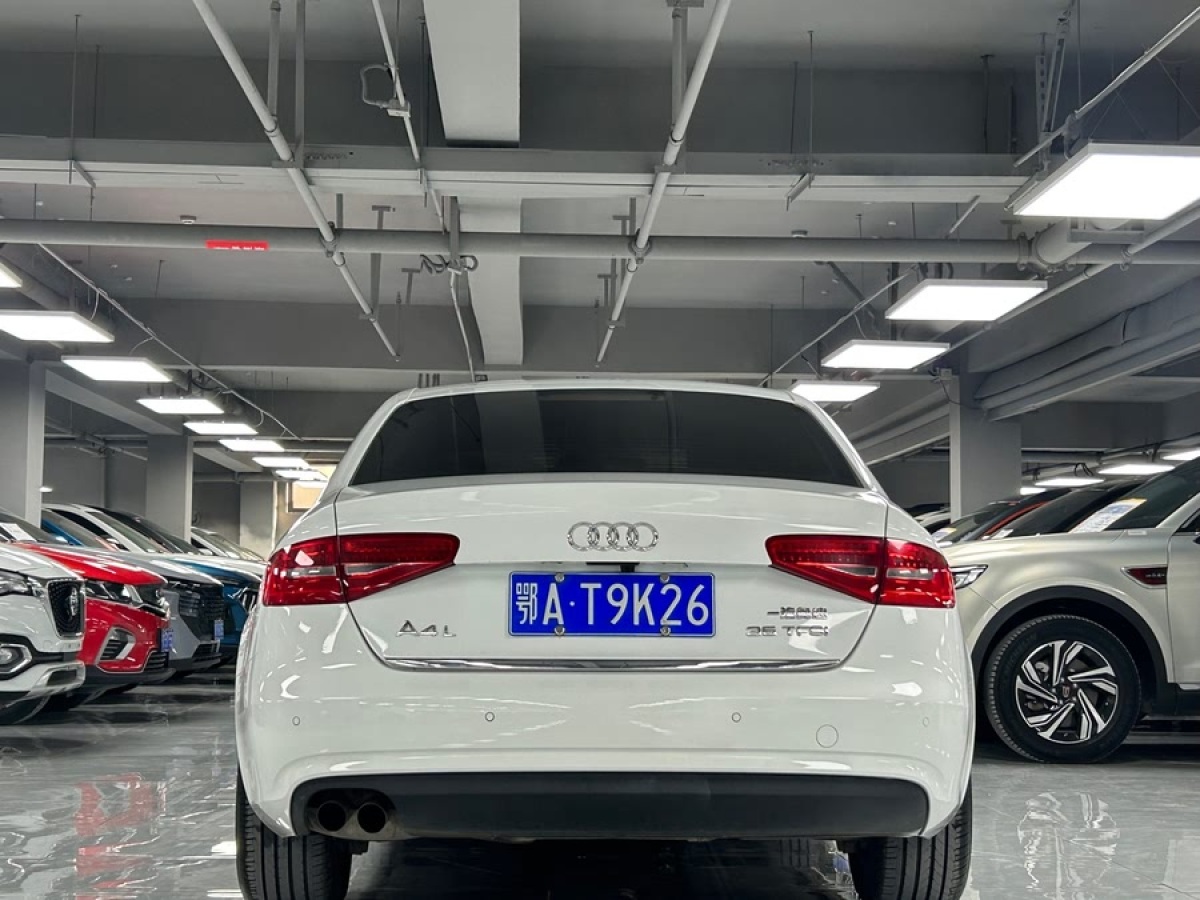 奧迪 奧迪A4L  2013款 35 TFSI 自動(dòng)標(biāo)準(zhǔn)型圖片