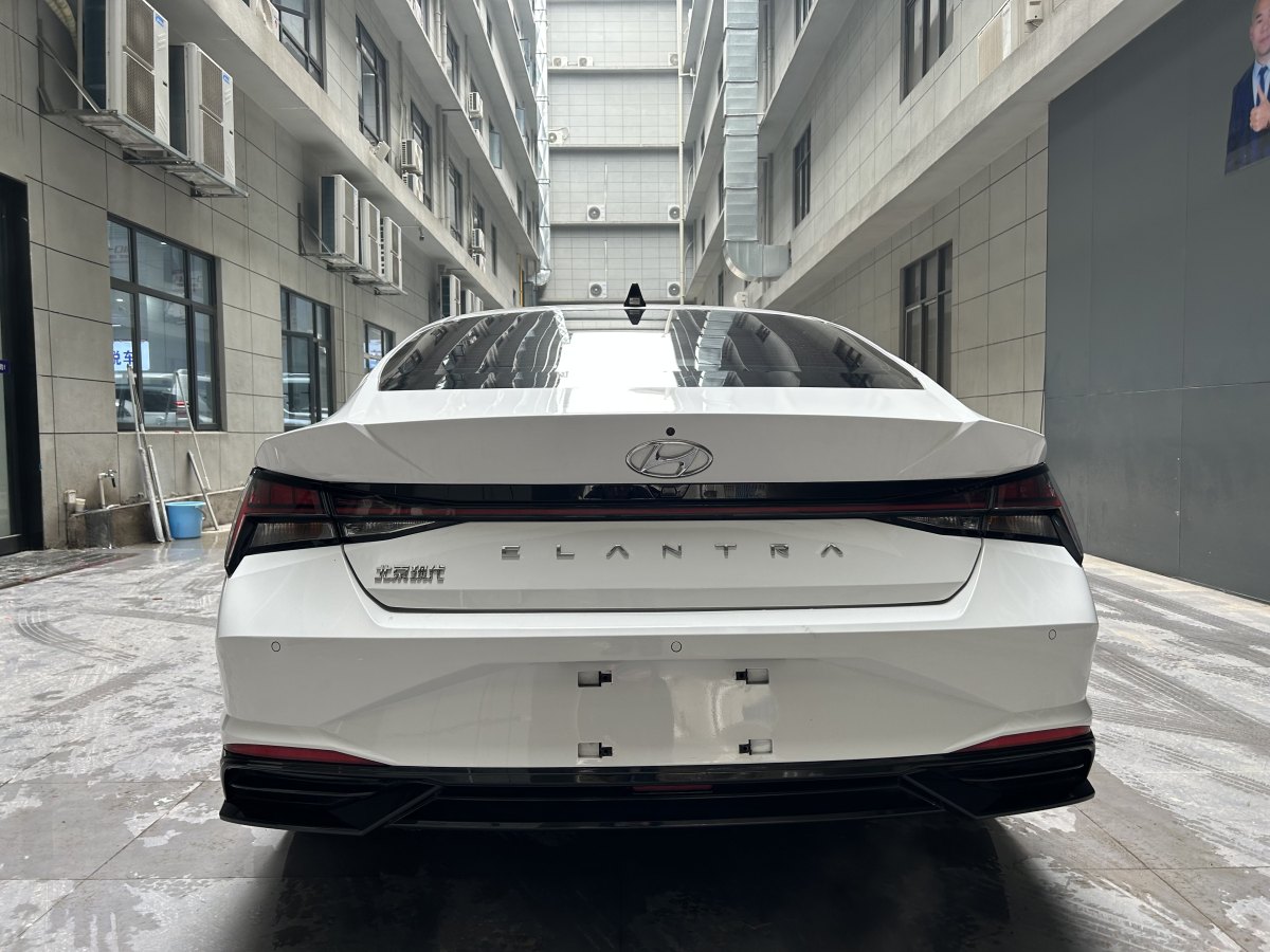 現(xiàn)代 伊蘭特  2022款 1.5L CVT LUX尊貴版圖片