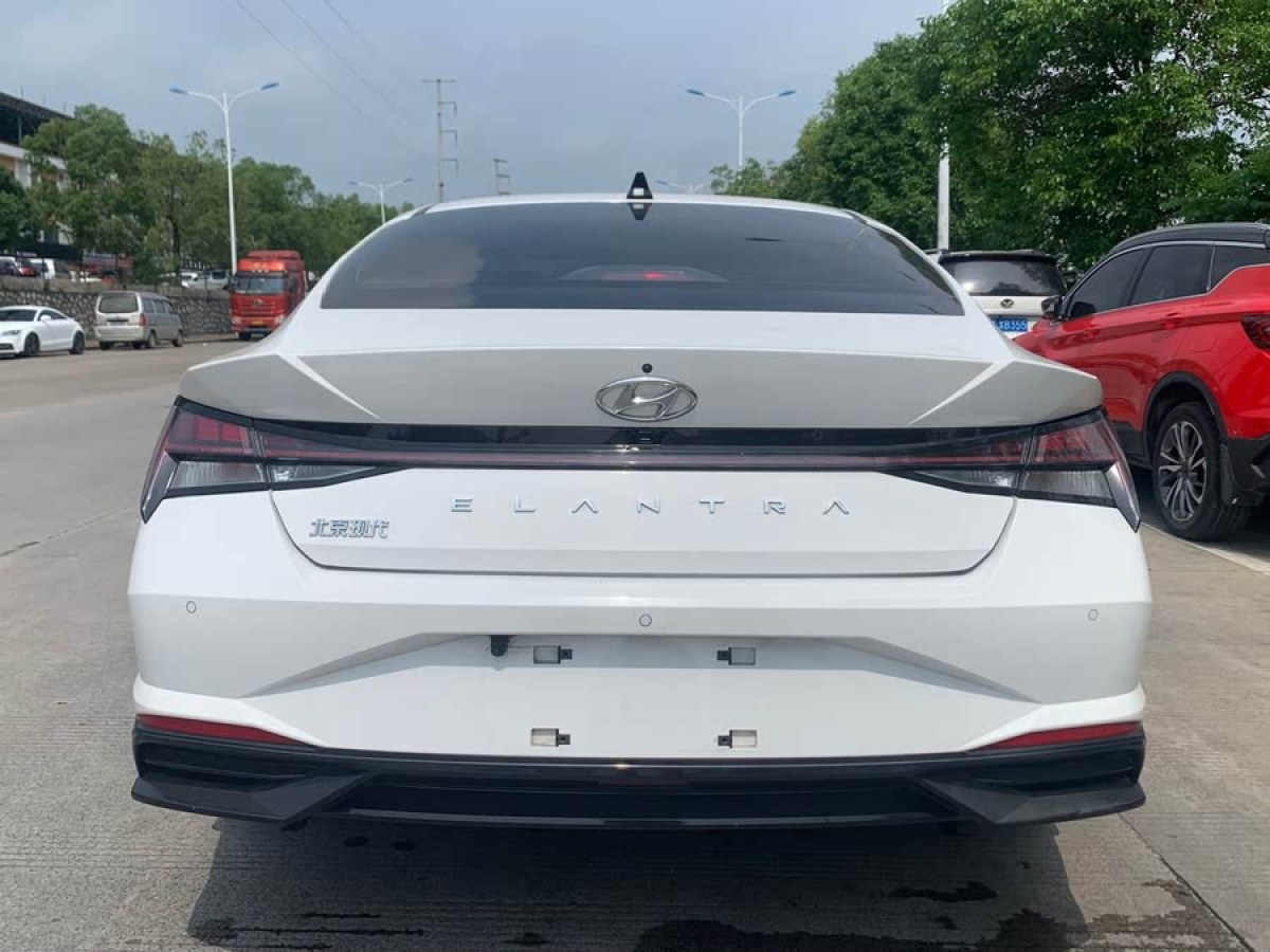現(xiàn)代 伊蘭特  2022款 1.5L CVT LUX尊貴版圖片