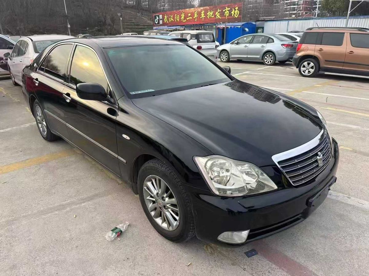 豐田 皇冠  2009款 2.5L Royal特別導(dǎo)航版圖片