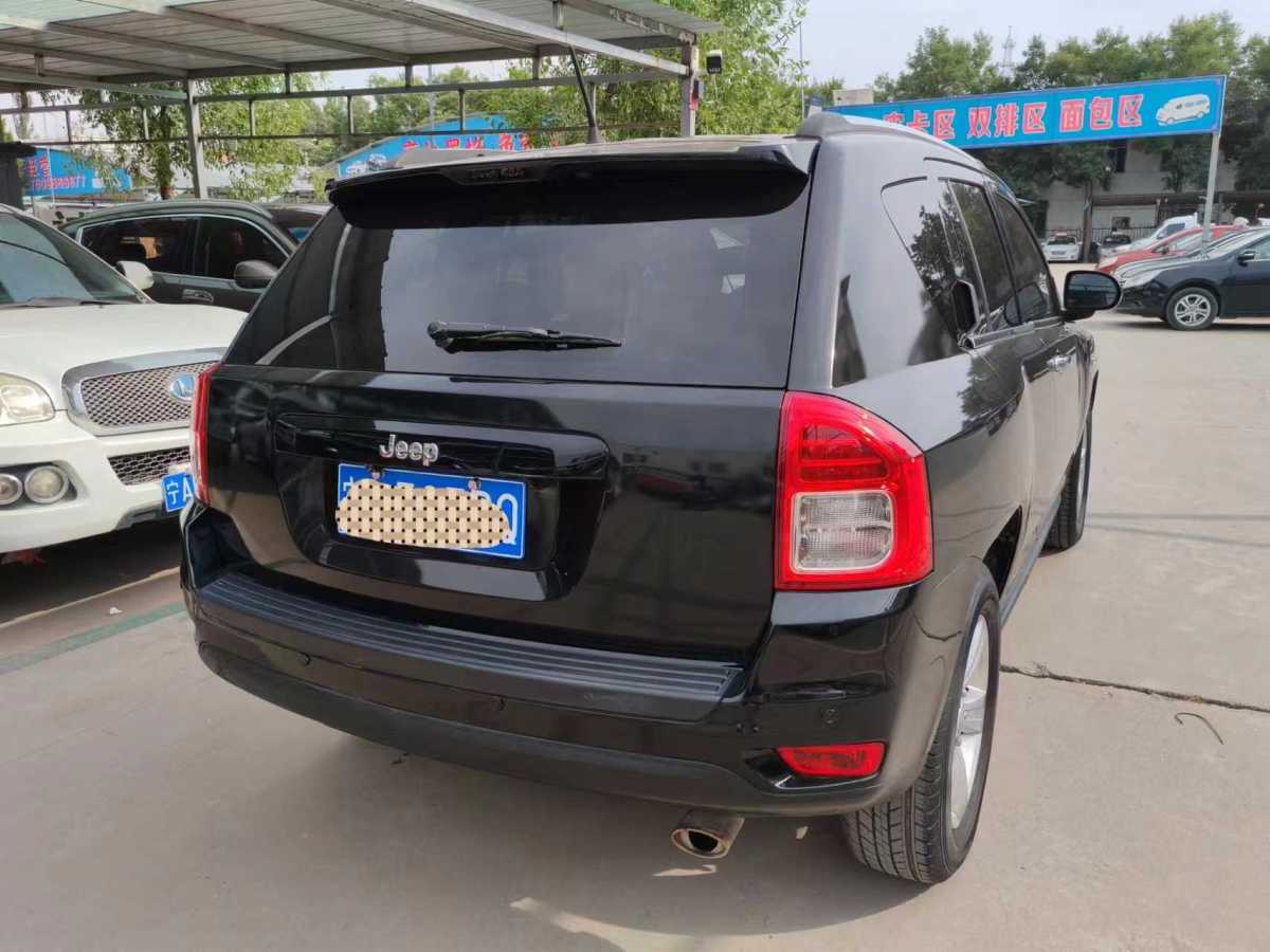 Jeep 指南者  2012款 2.4L 四驅(qū)運(yùn)動(dòng)版圖片