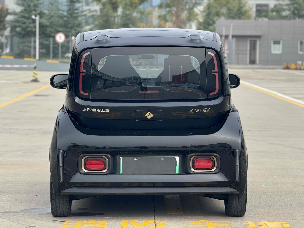 寶駿 寶駿KiWi EV  2022款 設(shè)計(jì)師輕享版 三元鋰圖片