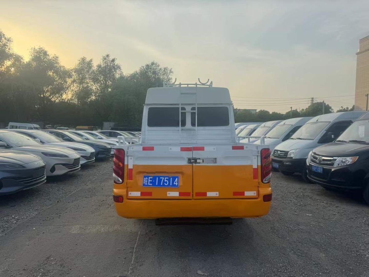 依維柯 得意  2017款  2.8T V35箱貨低頂3座43S5圖片