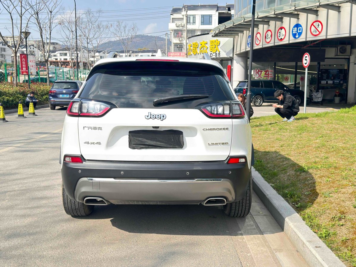 Jeep 自由光  2019款 2.0T 四驅(qū)探享版+自動(dòng)駕駛智慧包 國VI圖片