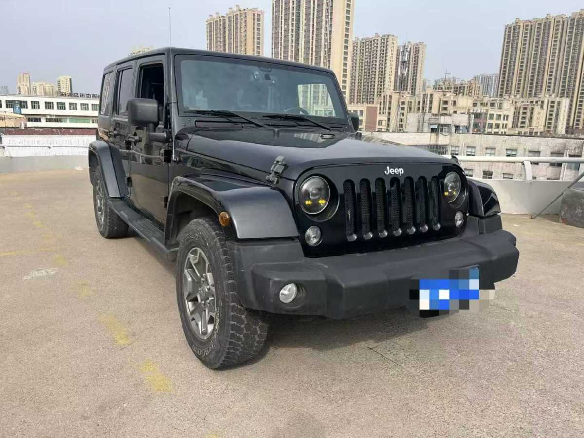 Jeep 牧馬人  2015款 3.0L Sahara 四門版圖片