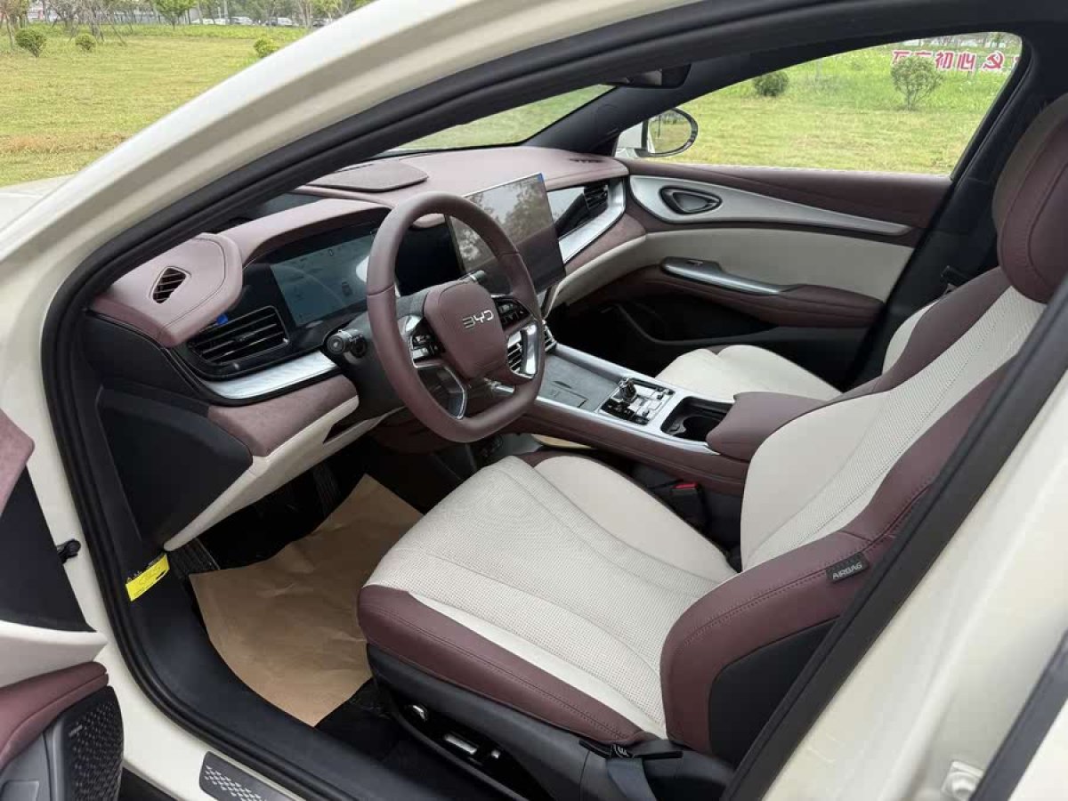 比亞迪 海豹07 DM-i  2025款 DM-i 1.5L 125km 尊貴型圖片