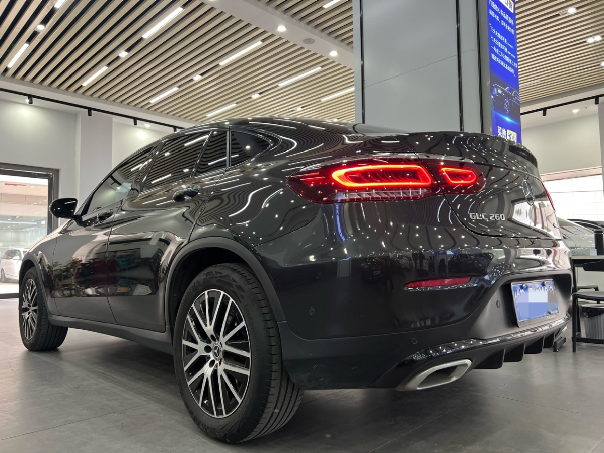 奔馳 奔馳GLC  2023款 GLC 260 4MATIC 轎跑SUV圖片