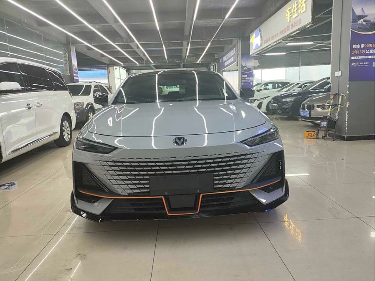 2022年6月長(zhǎng)安 長(zhǎng)安UNI-V  2022款 1.5T 運(yùn)動(dòng)版