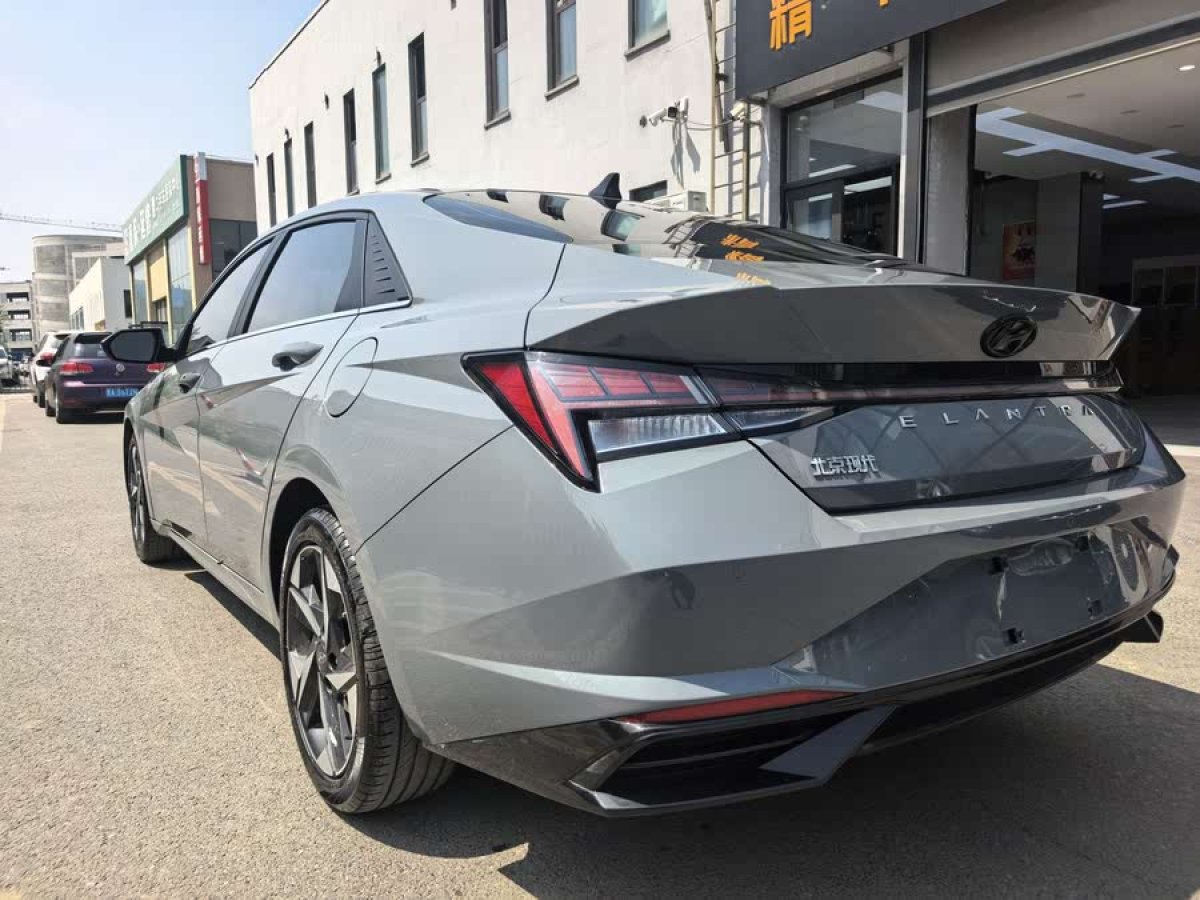 現(xiàn)代 伊蘭特  2022款 1.5L CVT LUX尊貴版圖片