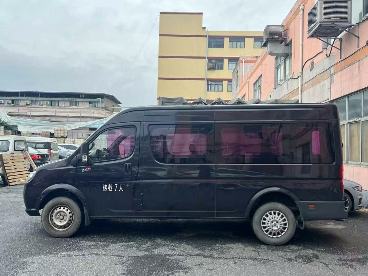 東風(fēng) 御風(fēng)  2021款 2.0T后驅(qū)物流車短軸中頂5-9座國VI D20圖片