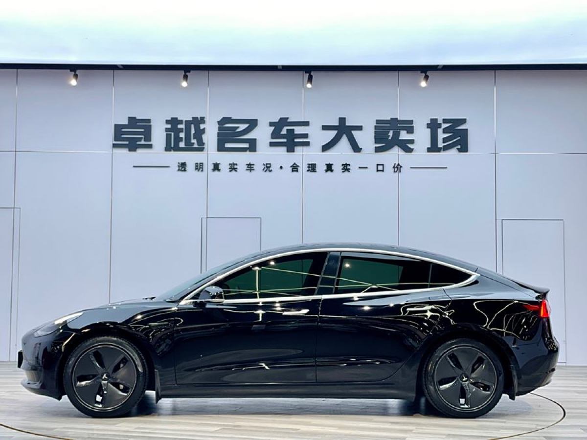 特斯拉 Model 3  2020款 改款 標(biāo)準(zhǔn)續(xù)航后驅(qū)升級(jí)版圖片