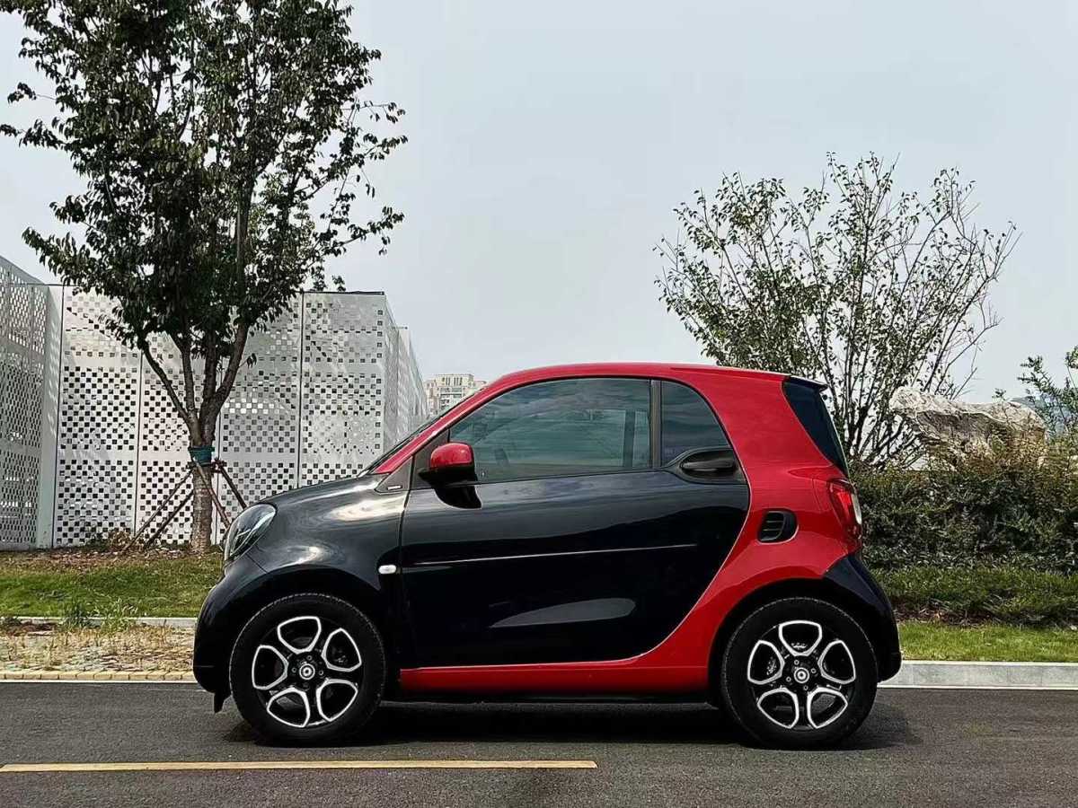 2019年11月smart fortwo  2019款 0.9T 66千瓦硬頂風(fēng)擎版 國VI