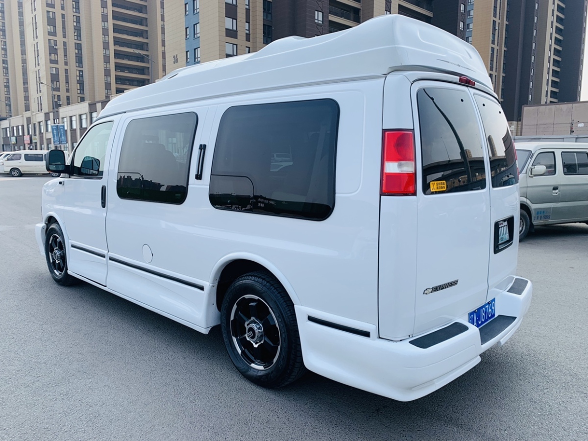 GMC SAVANA  2013款 5.3L G600S 四驅(qū)雅致版圖片