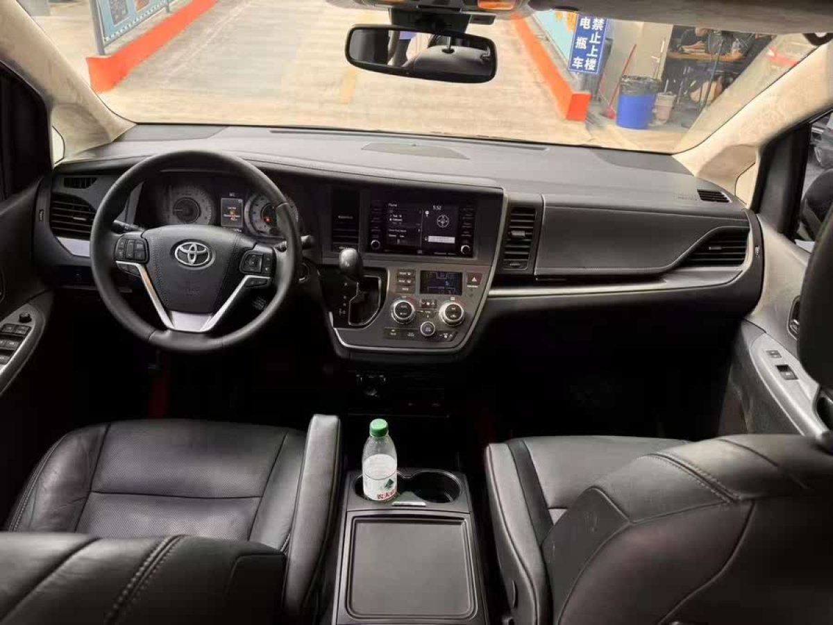 豐田 塞納  2015款 3.5L 四驅(qū)L圖片