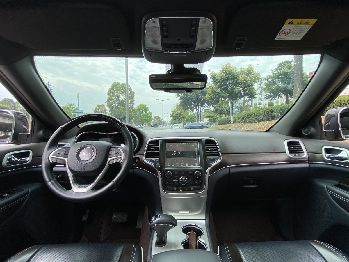 2016年1月Jeep 大切诺基  2015款 3.6L 豪华导航版