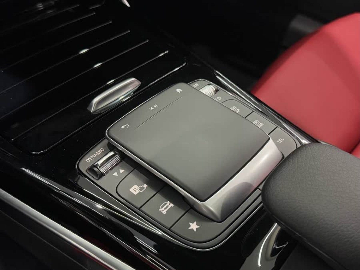 奔馳 奔馳A級(jí)AMG  2020款 AMG A 35 4MATIC圖片
