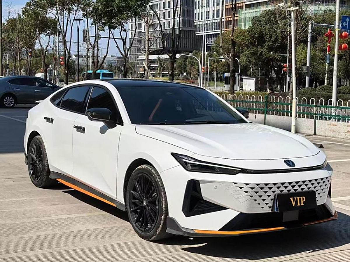 長(zhǎng)安 長(zhǎng)安UNI-V  2024款 1.5T 尊貴運(yùn)動(dòng)型圖片