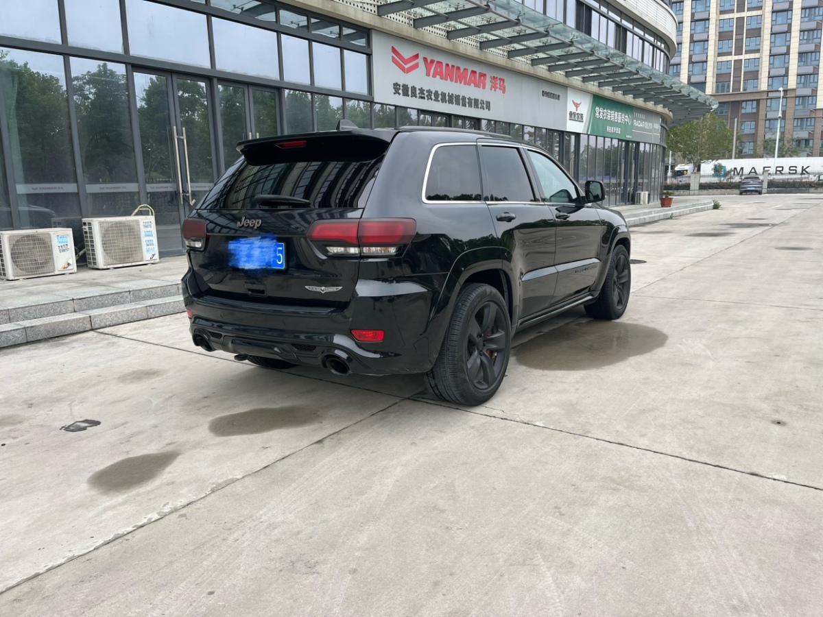 Jeep 大切諾基 SRT  2013款 6.4L SRT8 炫黑版圖片