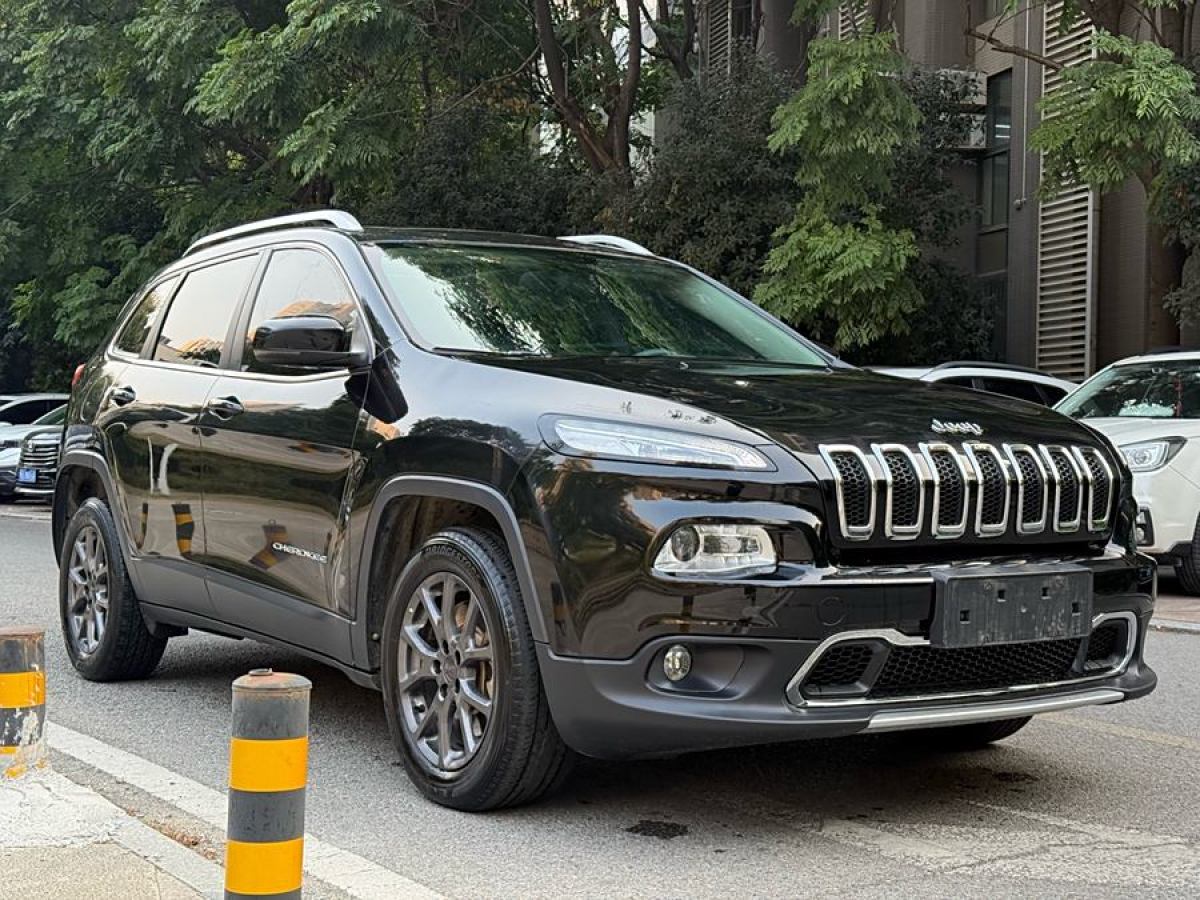 Jeep 自由光  2020款 2.0L 兩驅經典運動版圖片