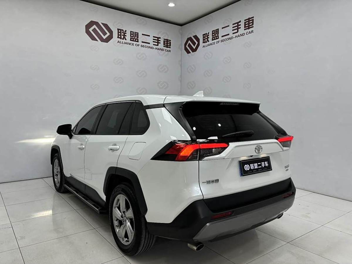 豐田 RAV4榮放  2021款 2.0L CVT四驅(qū)風(fēng)尚版圖片