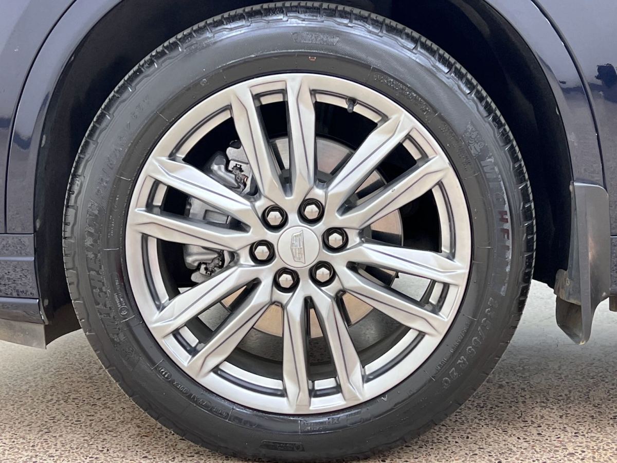凱迪拉克 XT6  2022款 2.0T 七座四驅(qū)豪華型圖片