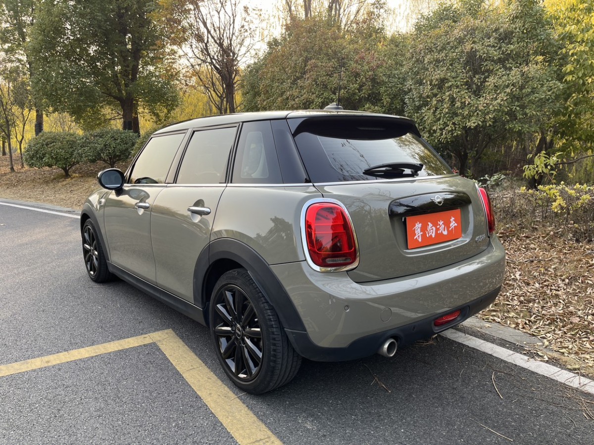 MINI MINI  2019款 1.5T COOPER 藝術(shù)家 五門版圖片