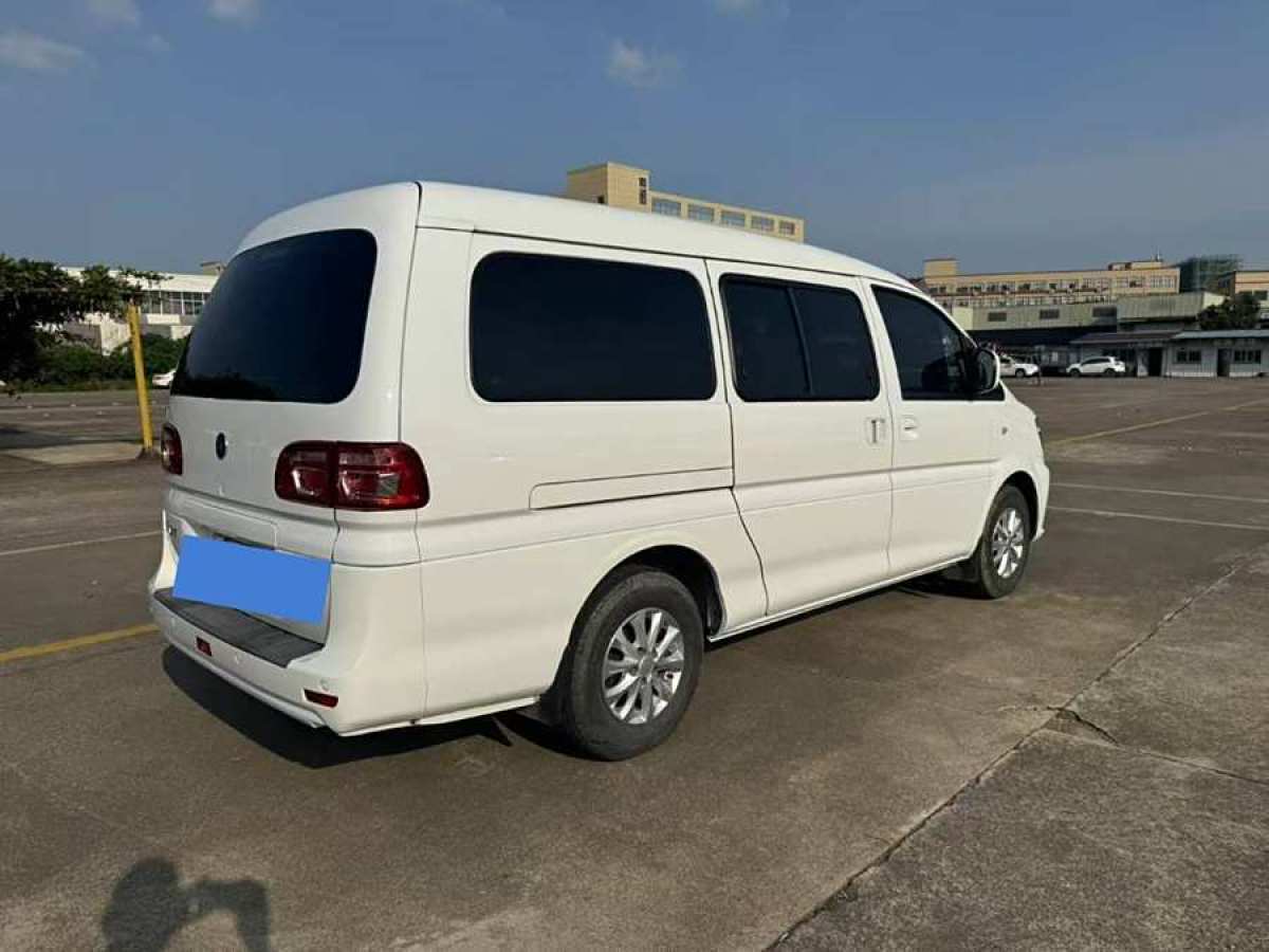 東風(fēng)風(fēng)行 菱智M5EV  2024款 460km 客運版 標(biāo)準(zhǔn)型 7座圖片