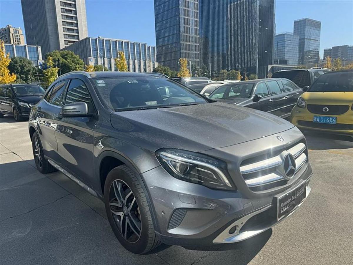 奔馳 奔馳GLA  2015款 GLA 220 4MATIC 時(shí)尚型圖片