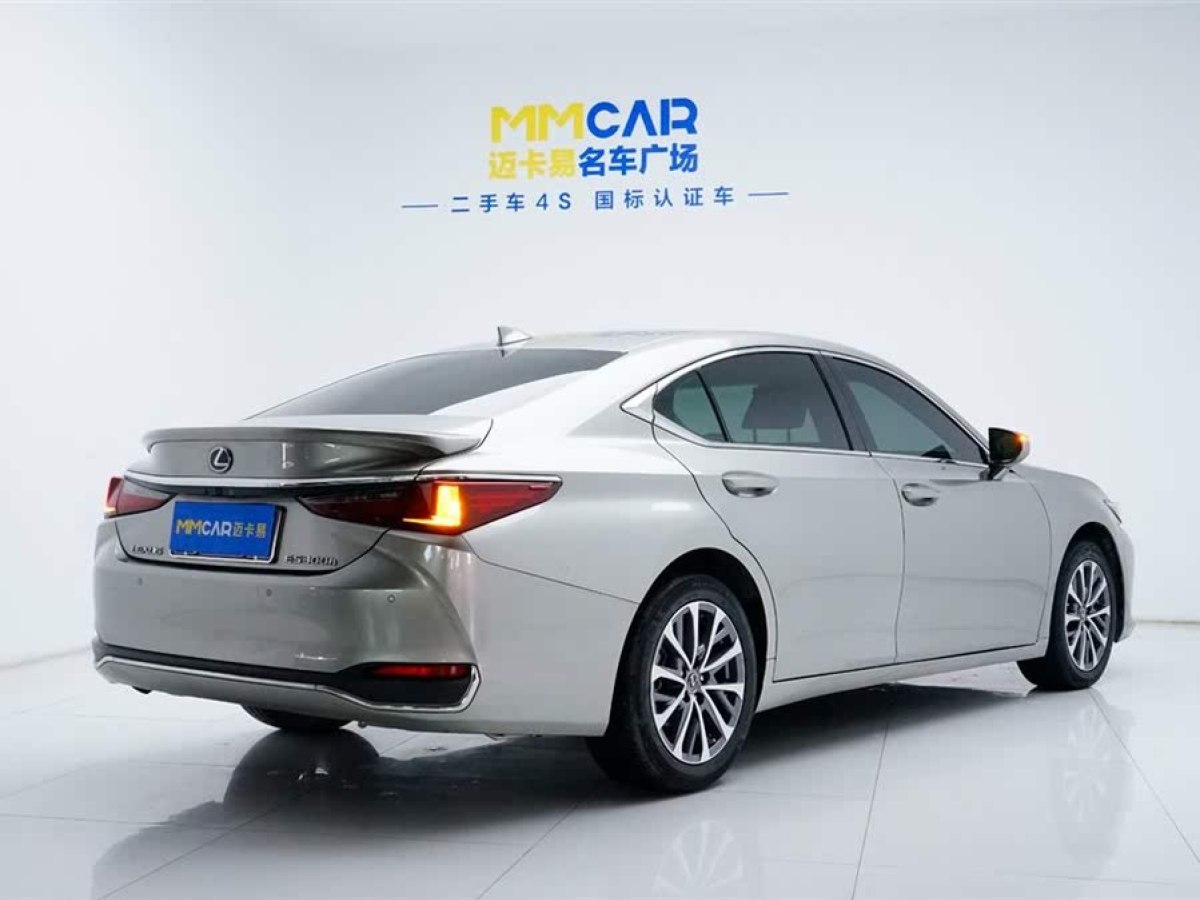 雷克薩斯 ES  2022款 300h 卓越版圖片