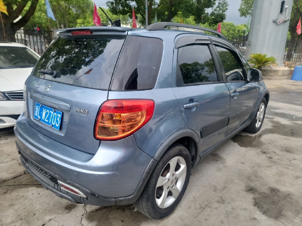 2011年10月鈴木 天語(yǔ) SX4  2010款 兩廂 1.6L 自動(dòng)冠軍限量版