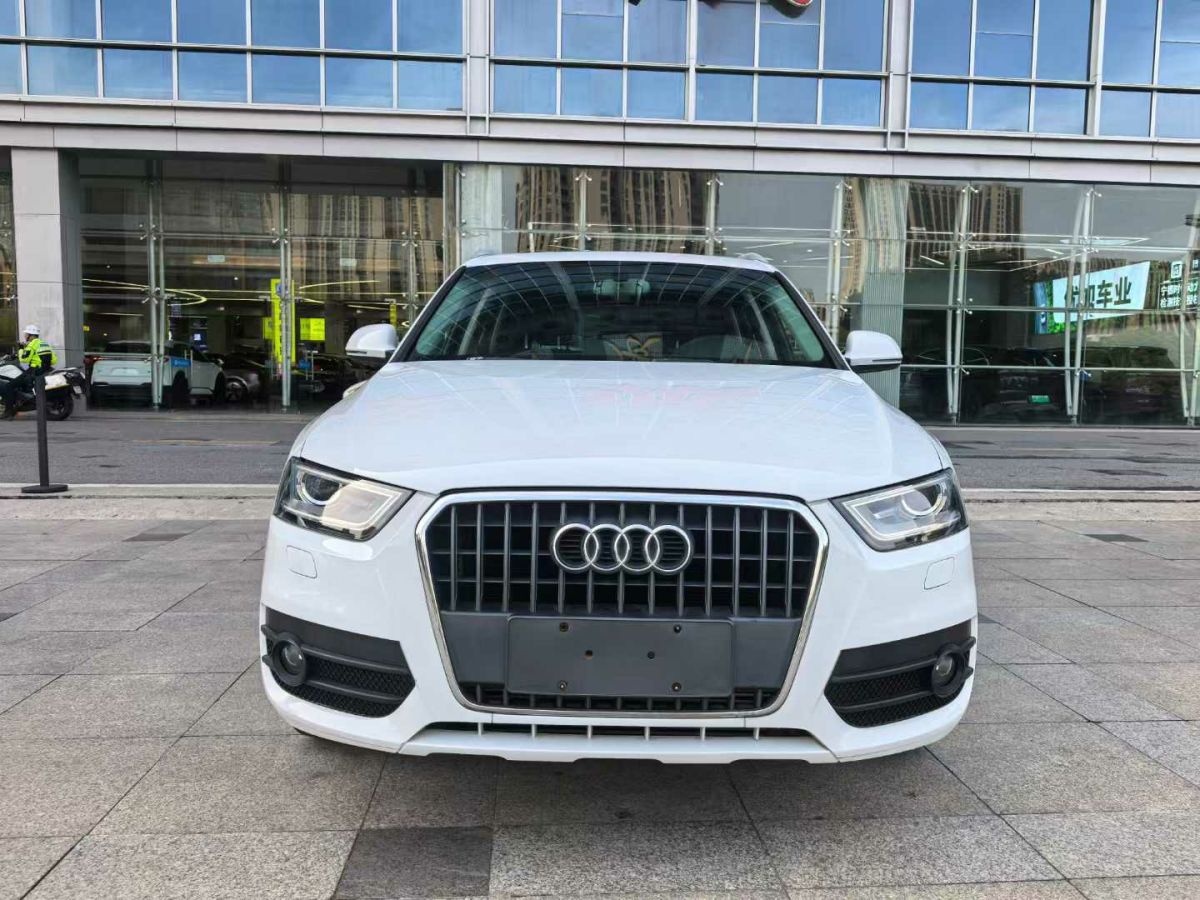奧迪 奧迪Q3  2014款 Q3 1.4T 30TFSI 手動標(biāo)準(zhǔn)型圖片