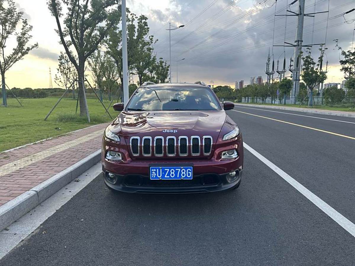 Jeep 自由光  2016款 2.0L 優(yōu)越版圖片