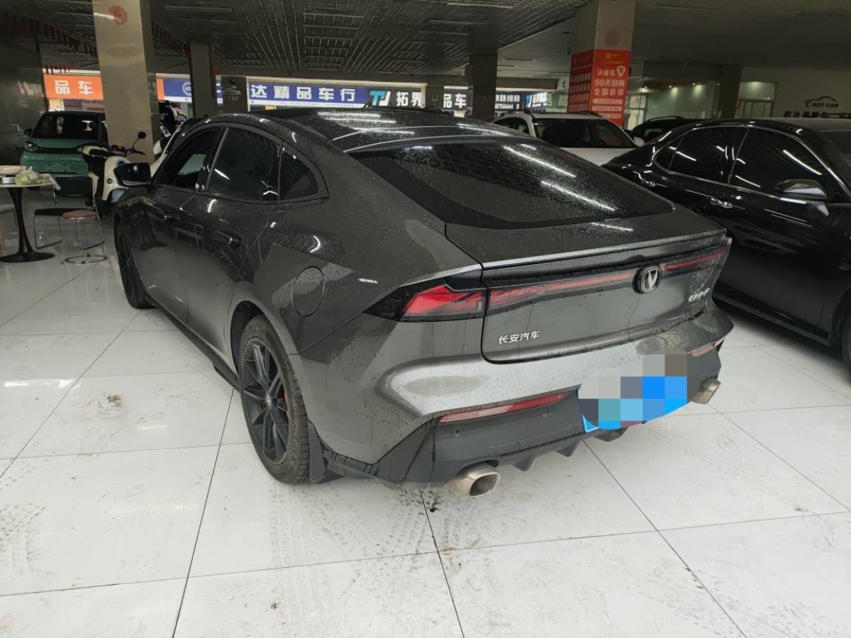 長(zhǎng)安 長(zhǎng)安UNI-V  2022款 1.5T 尊貴型圖片