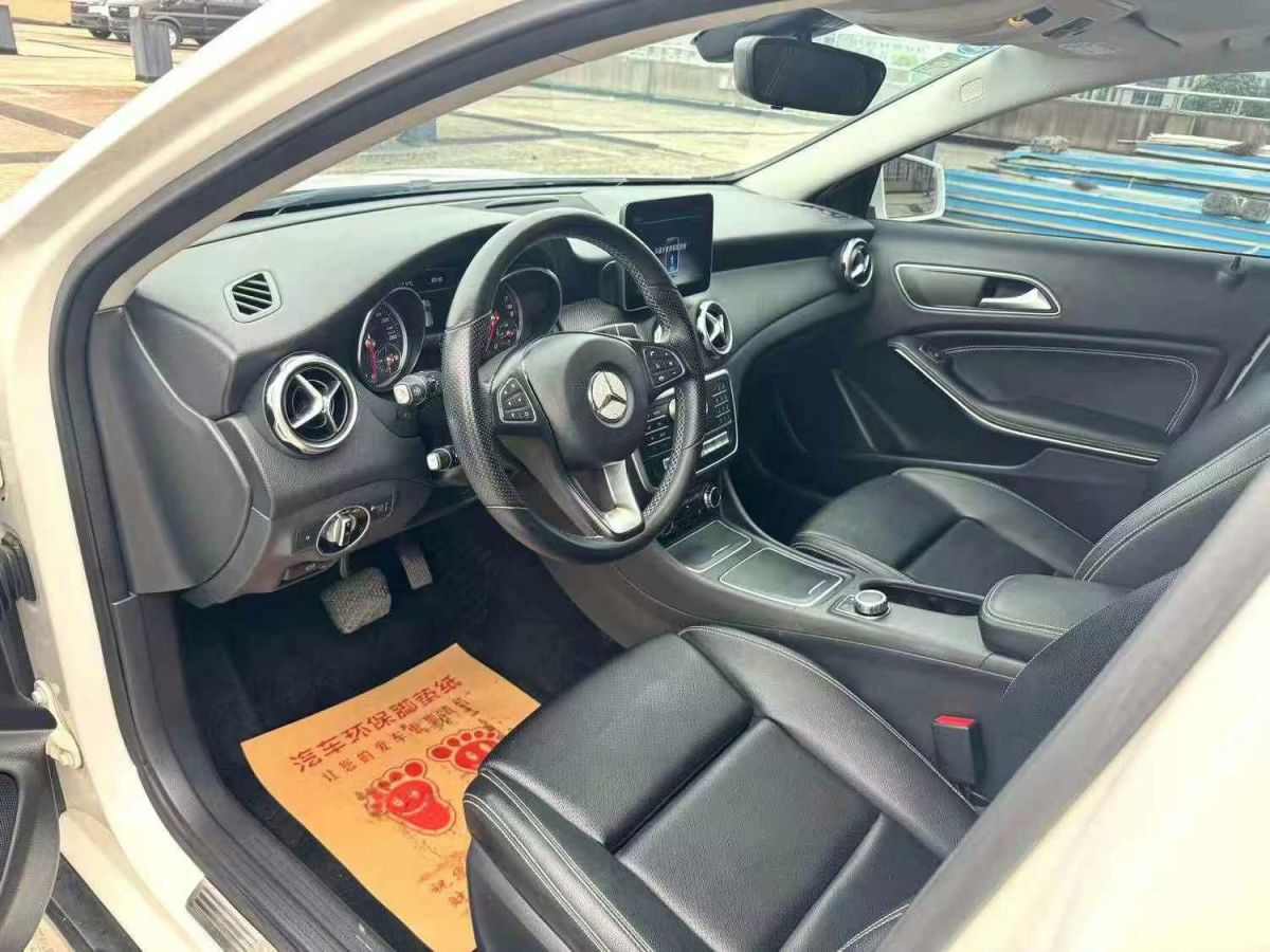 奔馳 奔馳GLA  2019款 GLA 200 動感型圖片