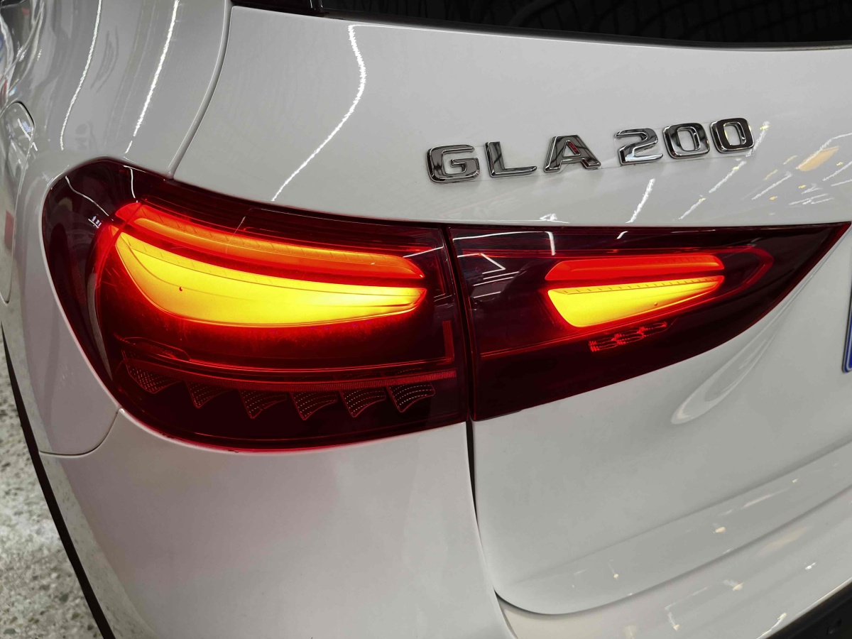 奔驰 奔驰GLA  2023款 改款 GLA 200图片