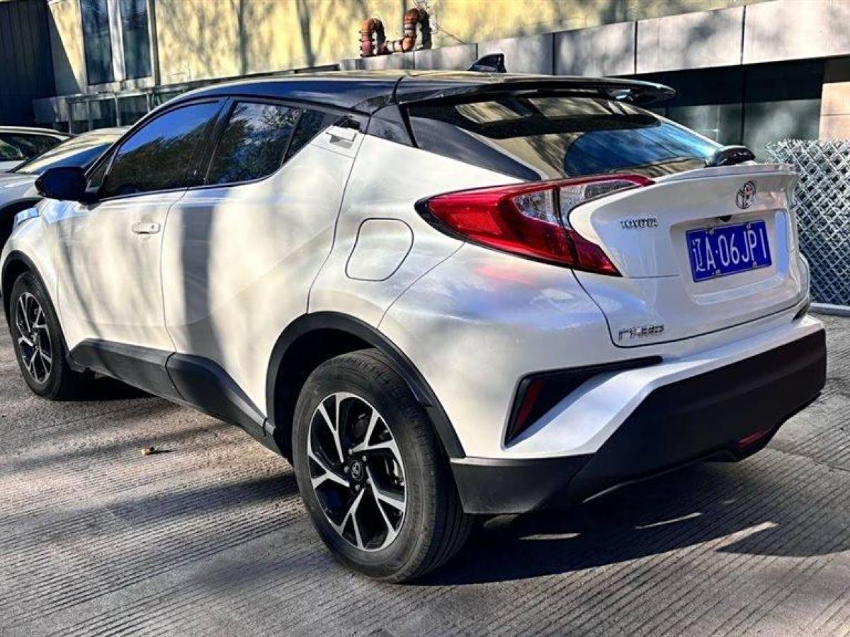 豐田 C-HR  2020款 2.0L 酷越領(lǐng)先版圖片